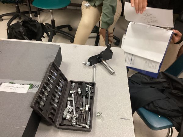 Raven Racing students building car #2044, photo 20 of 64