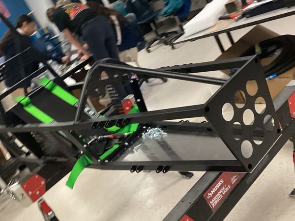 Raven Racing students building car #2044, photo 22 of 64