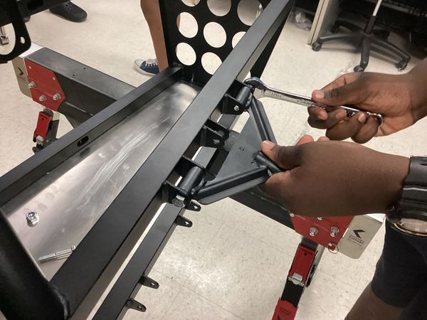 Raven Racing students building car #2044, photo 23 of 64