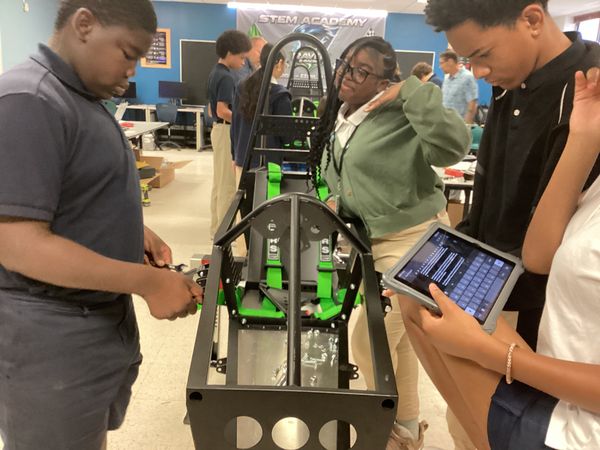 Raven Racing students building car #2044, photo 24 of 64