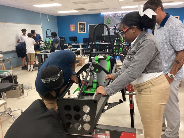 Raven Racing students building car #2044, photo 33 of 64