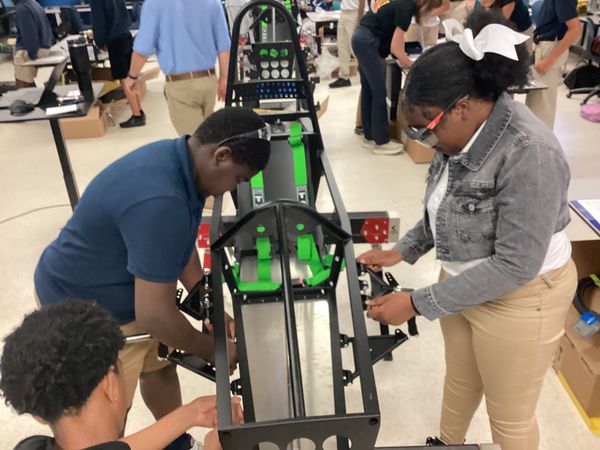 Raven Racing students building car #2044, photo 34 of 64