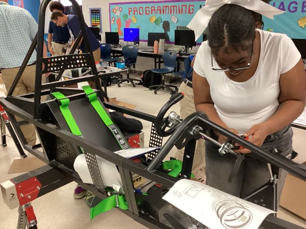 Raven Racing students building car #2044, photo 51 of 64