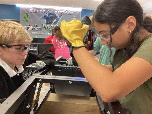 Raven Racing students building car #2049, photo 13 of 83