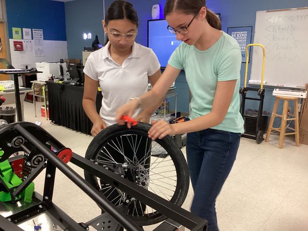Raven Racing students building car #2049, photo 58 of 83