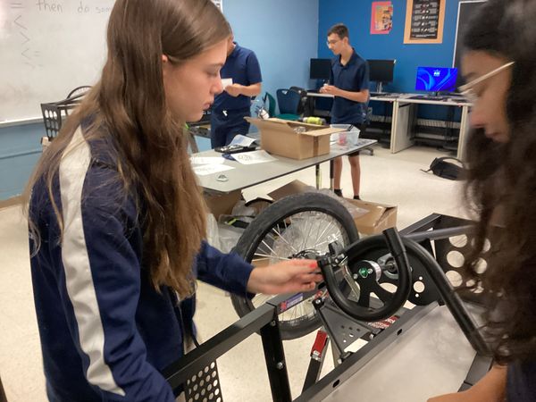 Raven Racing students building car #2049, photo 70 of 83