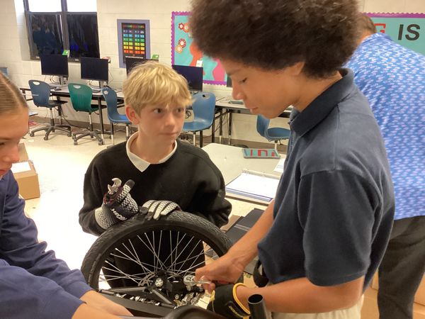 Raven Racing students building car #2049, photo 78 of 83